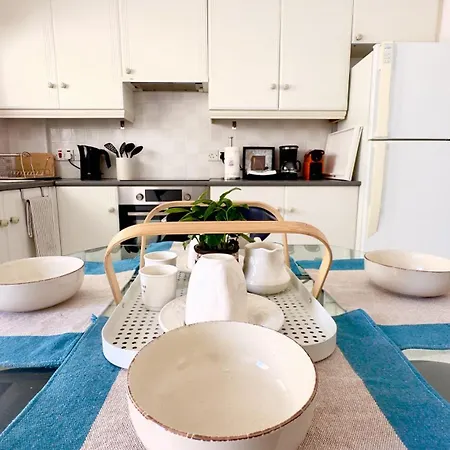Comfortable Stylish Flat In Apartment *