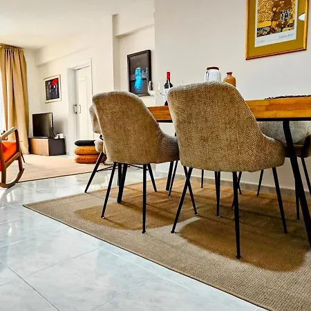 Comfortable Stylish Flat In * Limassol